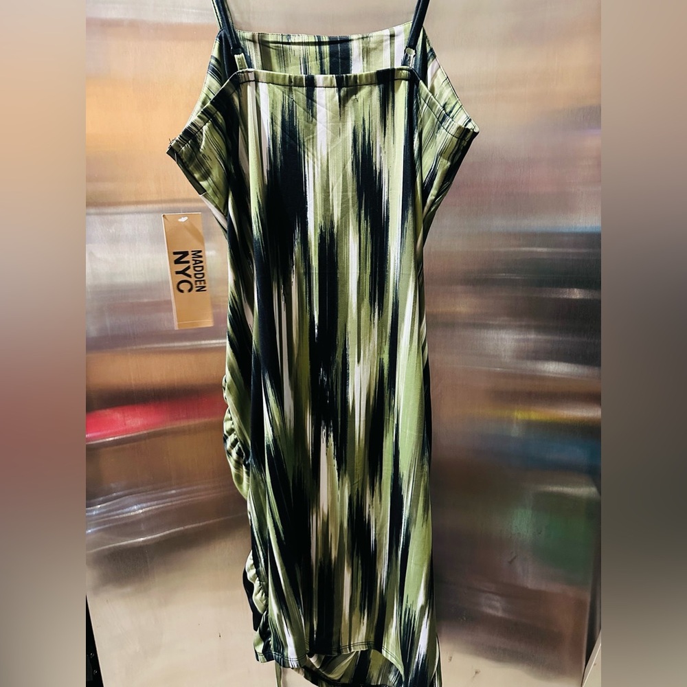 Green and Black Midi Dress NWT - Picture 3 of 4